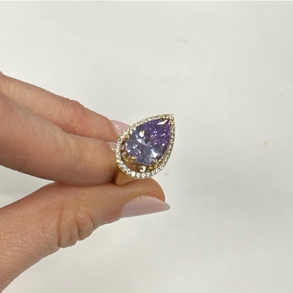 💜▪️Suzy Levian ▪️Yellow Sterling Silver Purple Pearshape CZ Ring Size 7.5 - Picture 4 of 7